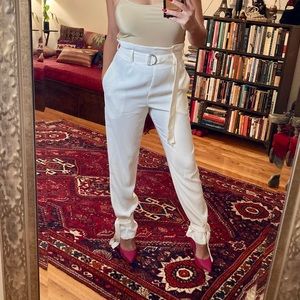 Amanda Uprichard White Capri paperbag pants. Belt .Size S. New without tags